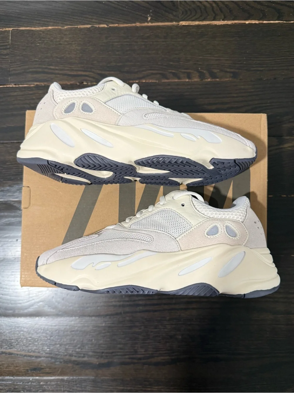 Yeezy Boost 700 Analog Men’s Sneakers